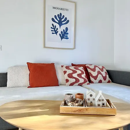 シャレー Jolie Maison Au Coeur De La Marina Talaris ラカノー